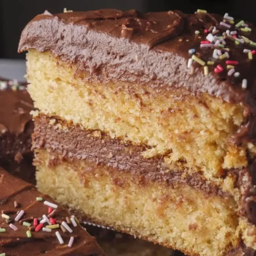 Vanilla Cake With Chocolate Buttercream