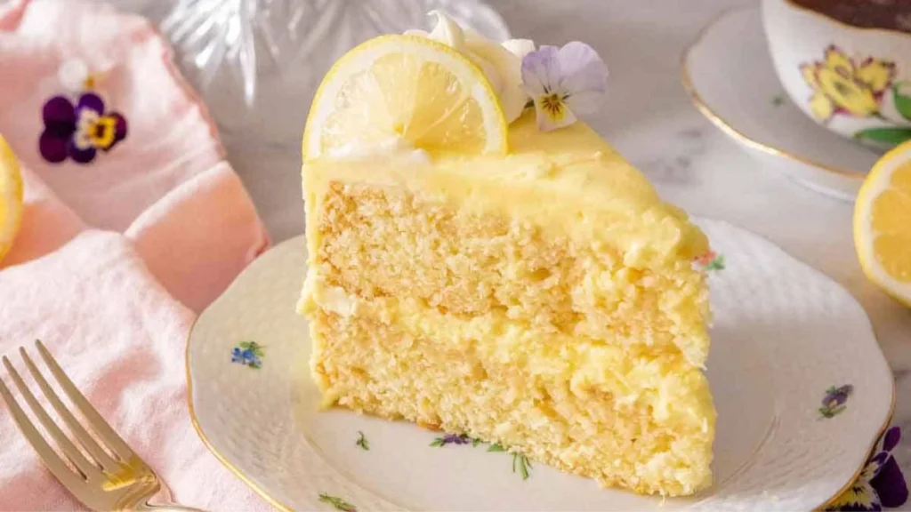 Vanilla Cake With Lemon Icing