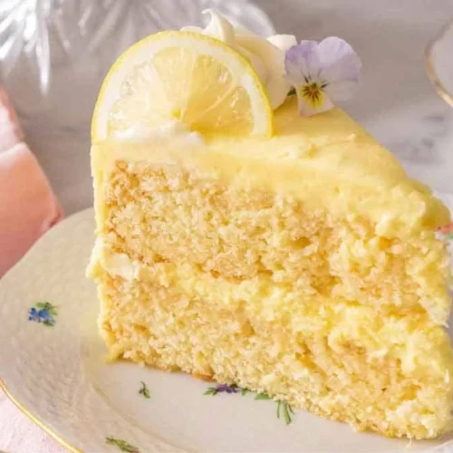 Vanilla Cake With Lemon Icing