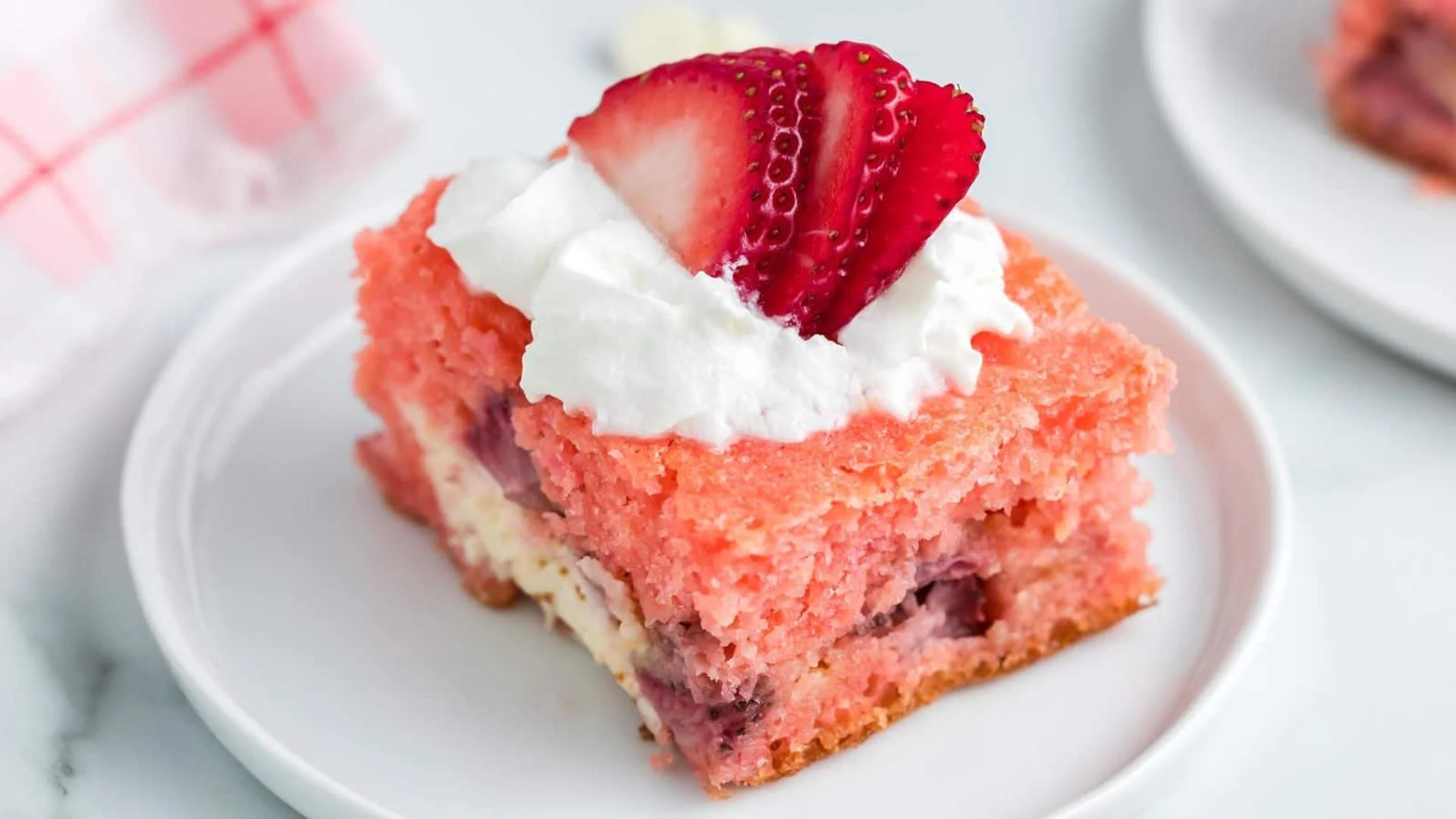 Strawberry Earthquake Cake Recipe
